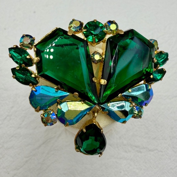 Vintage Art Deco Emerald Glass Brooch - Picture 2 of 3